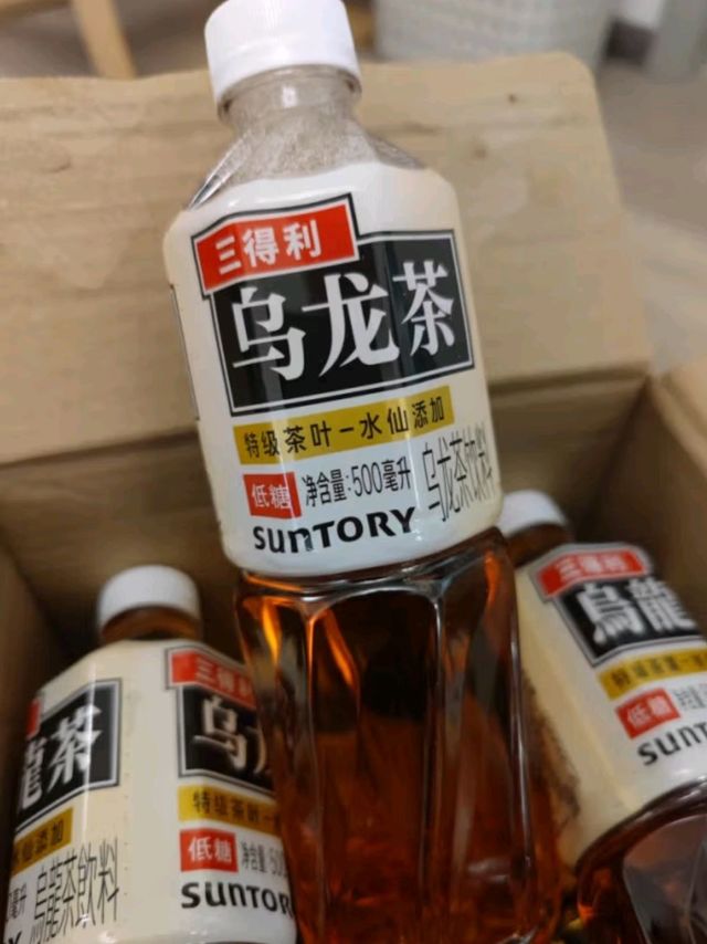 夏日清凉伴侣，三得利无糖乌龙茶饮料