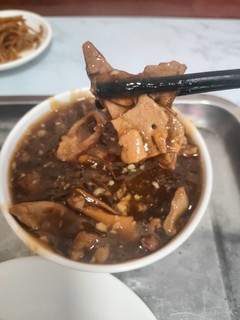 老北京炒肝配茶叶蛋做早餐