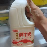 夏天的冰拿铁就靠它了，三元冷藏牛奶