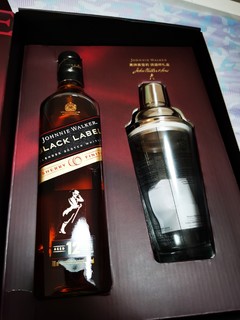 JOHNNIE WALKER 尊尼获加 黑牌雪莉版 12年 调和 苏格兰威士忌 40%vol 700ml 调酒师礼盒装