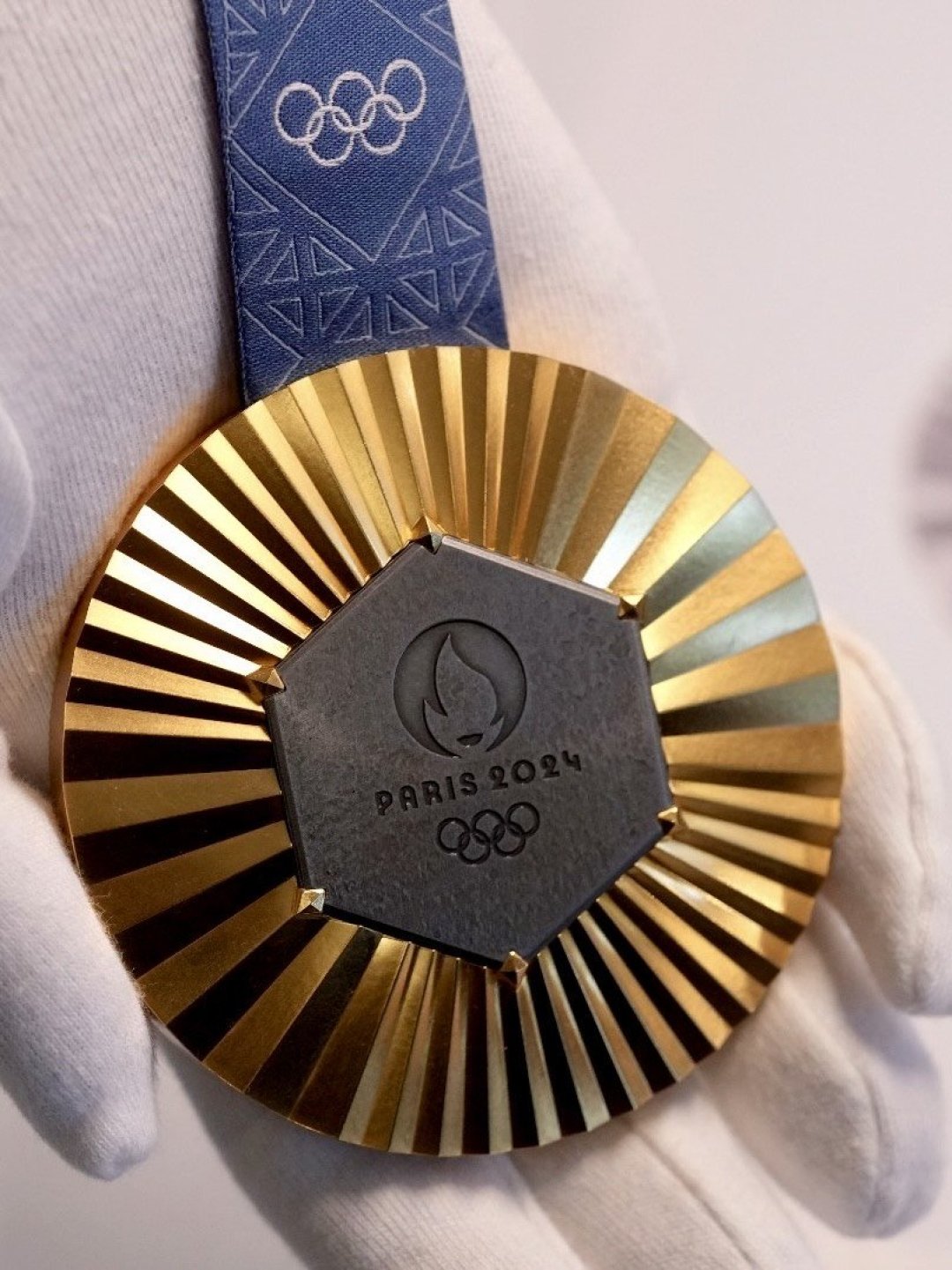 尚美巴黎其他首饰怎么样一块巴黎奥运会的金牌，价值多少钱？_什么值得买