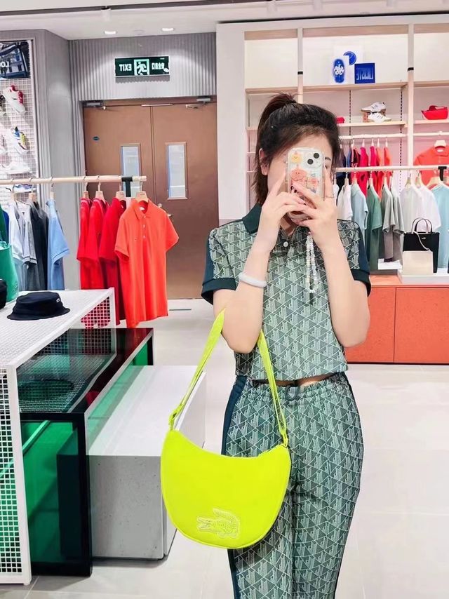 Lacoste法国鳄鱼L!VE情侣款菱纹格LOGO系列