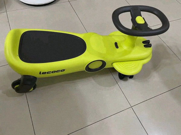 这款扭扭车大人也可以骑哦！