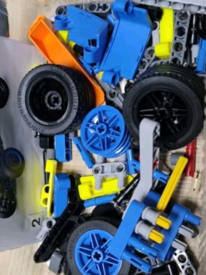 乐高积木机械组系列42164越野赛车启发未来科技梦想