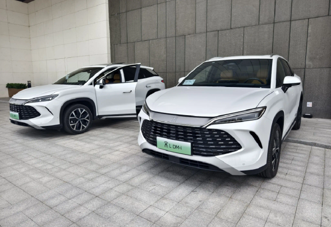 比亚迪宋l dm-i销量破万了!