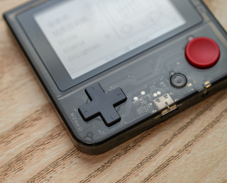 长的像 gameboy 的背单词机