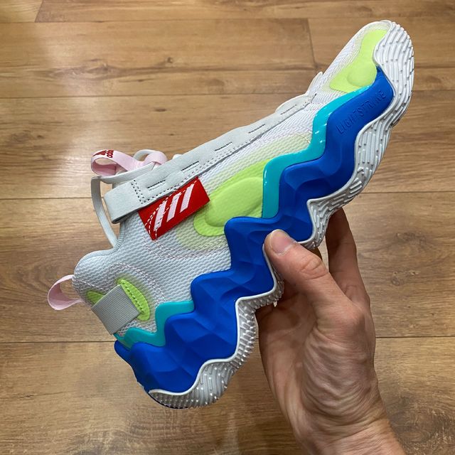 颜值不错的入门篮球鞋——adidas Exhibit B