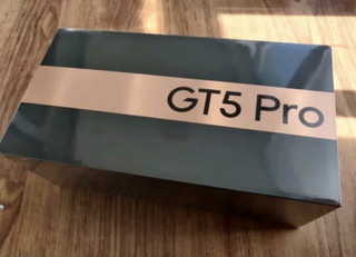 看来看去还是真我GT5pro性价比高