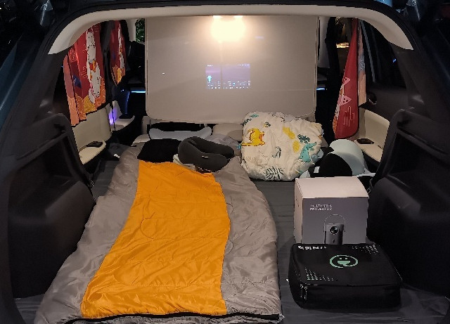 车内过夜体验如何？启辰VX6变身移动大床房！