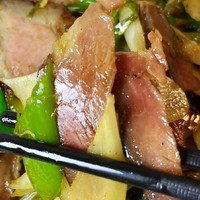 一招搞定！腊肉炒辣椒，简单易学，新手也能成大厨