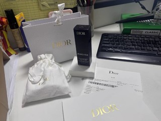 Dior迪奥新一代锁妆粉底液