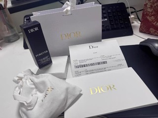 Dior迪奥新一代锁妆粉底液