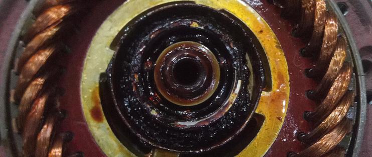 给吊扇轴承加油