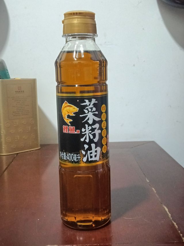 1.9元买了一瓶400ml的鲤鱼菜籽油