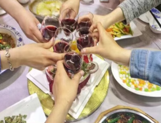 2024年性价比智利红酒推荐：活灵魂/ALMAVIVA、卡奇拉、冰川酒庄、Tamaya、红魔鬼/Casillero del diablo、Santa Rita等品牌哪个好？智利红酒十大品牌排行榜