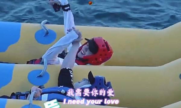 ri奎 💌 #猫猫狗狗恋爱记录手帐#𝟾.𝟹𝟶     上海     天气多云     𝟷𝟹:𝟷𝟺在朋友面前借游戏小心翼翼问出的那句“你爱我吗？”得到了他认真思考后害羞但坚定的回答“我真的爱你”所有不确