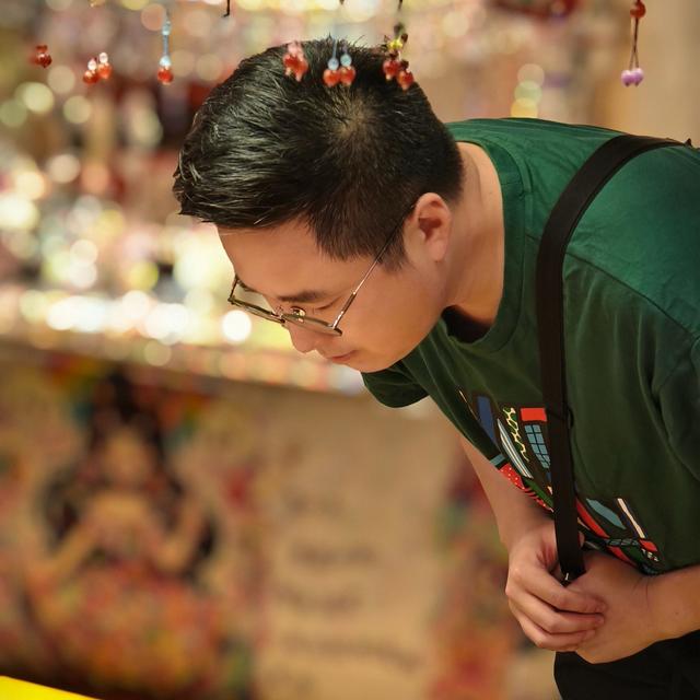 年轻人的第一副轻渐进镜片——蔡司睐光2.0 减小用眼压力，尽享清晰世界