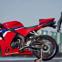 本田CBR 600RR四缸跑车正式登场 约合8.8万元