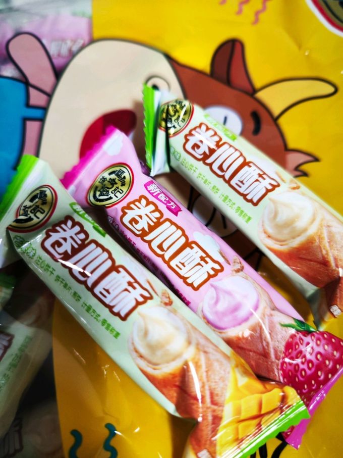 零食新宠来袭徐福记卷心酥酥脆可口甜而不腻