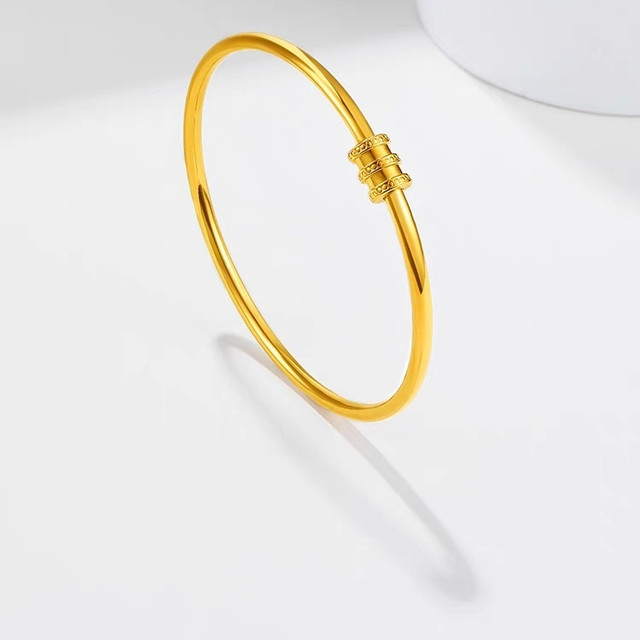 明星同款！周六福小蛮腰黄金手镯，优雅与高贵的完美结合