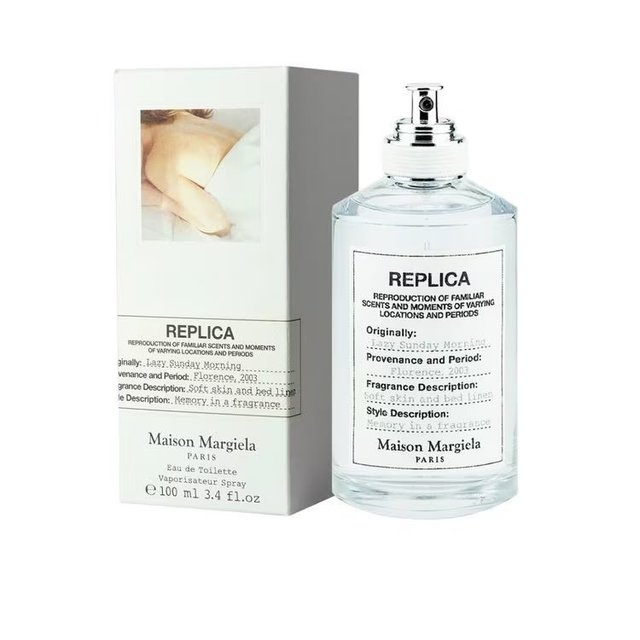 🆕新香水（香水很主观 买前请试香）依旧是马吉拉家的香水lazy Sunday Morning（慵懒周末）以下为🍠测评：前调:铃兰、秋葵子中调:鸢尾花、玫瑰花瓣、橙花后调:印度尼西亚广藿香、白木、广藿香