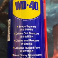  强力除锈：WD-40除锈剂能够迅速渗透到金属表面