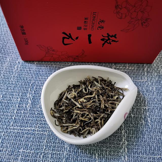 中秋节有哪些上档次的茶叶礼盒推荐？绿茶/红茶/白茶哪个送礼好