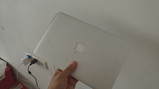 15岁的MacBook Air依旧能用，开机10秒