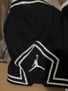 Jordan Dri-FIT Sport Diamond 男子速干短裤：速干科技，运动新风尚