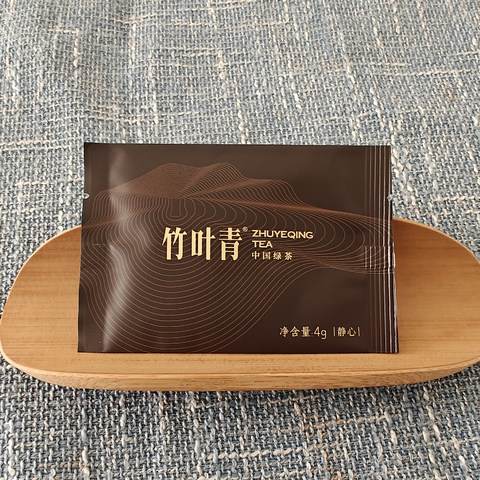 静心级竹叶青测评，看看几千元一斤的绿茶表现咋样