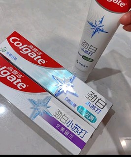 高露洁（Colgate）劲白小苏打留兰美白牙膏180g洁净去渍 清新口气