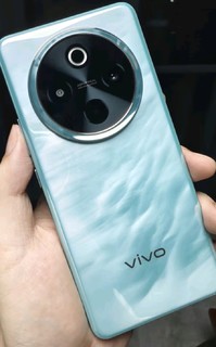 vivo Y300 Pro 8GB+256GB 金镶玉 6500mAh超薄蓝海电池 全等深微四曲屏 SGS五星抗摔认证 AI 拍照 手机