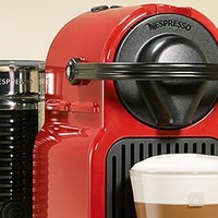 Nespresso Inissia C40 胶囊咖啡机：简约设计、便捷操作