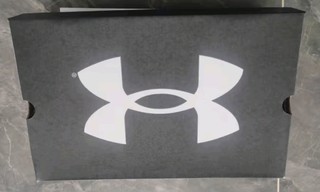 秋天到了更适合运动，看看这款安德玛（UNDERARMOUR）Charged Verssert2运动休闲鞋