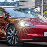 特斯拉药丸？商场偶遇红色Model 3亮瞎了