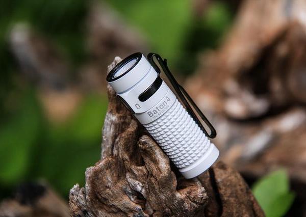 白衣骑士，生而不凡，小且强悍：傲雷Baton4 KIT手电