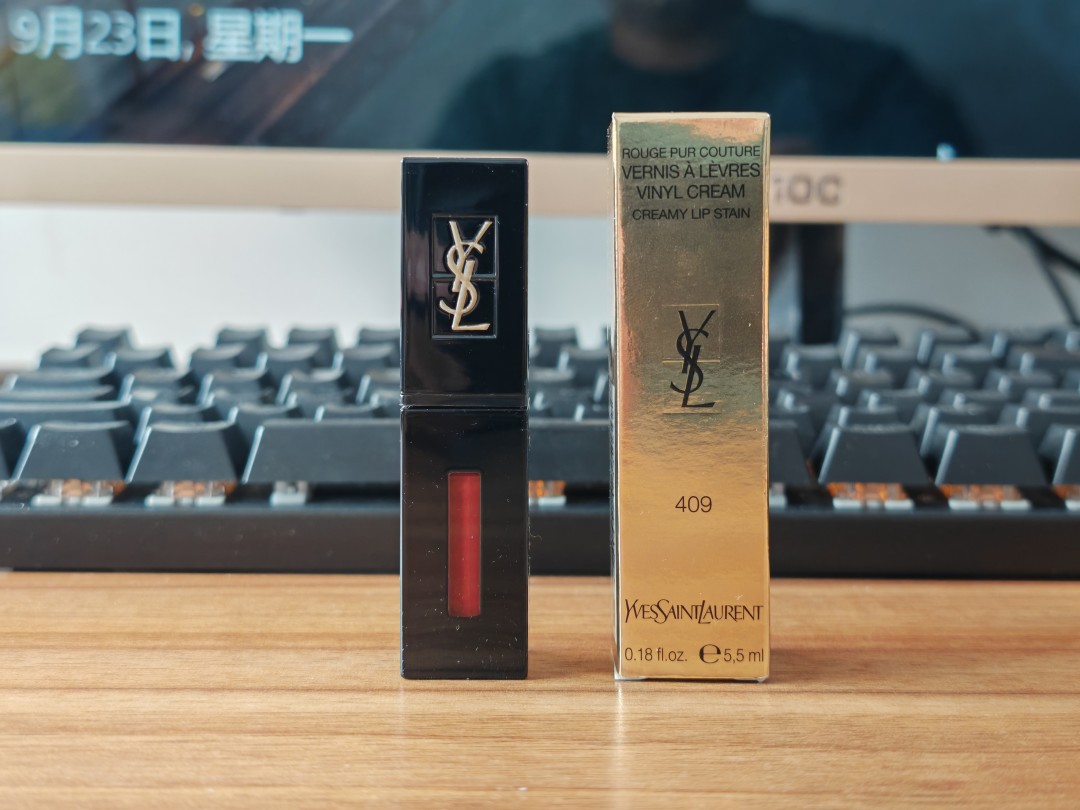 润唇膏和唇釉(润唇膏和口红有什么区别)