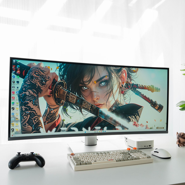 平时很少打游戏，但是办公看电影多，那么40英寸的5K带鱼屏真的很合适