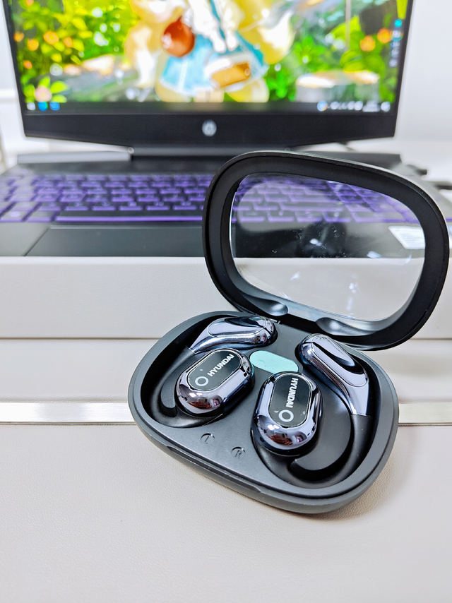 外挂式耳机，戴着还不错