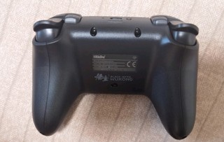 跟着《黑神话：悟空》一起火，看看这款八位堂（8BitDo）黑神话悟空联名游戏手柄