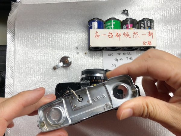 Olympus/奥林巴斯 PEN EE-3 ee3 ee系列135胶片胶卷便携半格照相机快门按键摔烂更换为金属按钮的教程