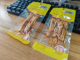 齐晶牛板筋条状麻辣味道湖南的特产很好吃