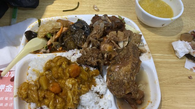 19.9元物美大食堂自助餐，确实很亲民