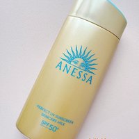 秋季防晒必备神器！Anessa 小金瓶防晒乳，SPF50+守护你的每一寸肌肤