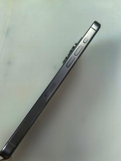 黑色钛金属，iPhone 15 Pro Max的魅力所在！