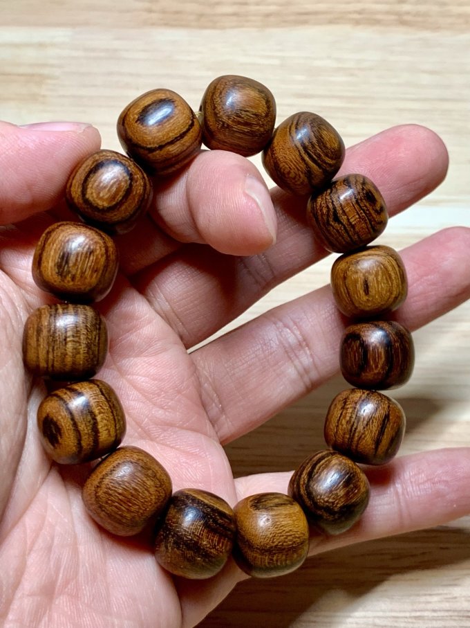 盘它虎皮檀老型手串