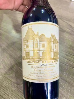 分享一瓶很牛逼且很少见的法国红酒，奥比昂（安）酒庄（CHATEAU HAUT-BRION）