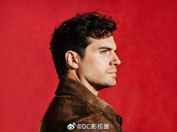 【“大超”亨利·卡维尔将主演《战神金刚》漫改真人电影】据外媒报道，“大超”亨利·卡维尔将主演日本动漫《战神金刚》真人电影。亚马逊将携手米高梅共同打造，本片预计将于今年秋季在澳大利亚开拍，由罗森·马歇尔