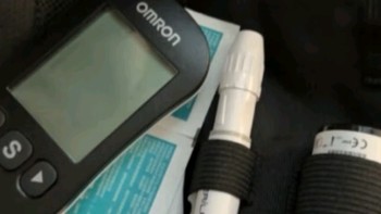 欧姆龙（OMRON）血糖仪家用医用631测血糖仪器智能免调码血糖试纸血糖检测仪糖尿病测试仪 【旗舰款】