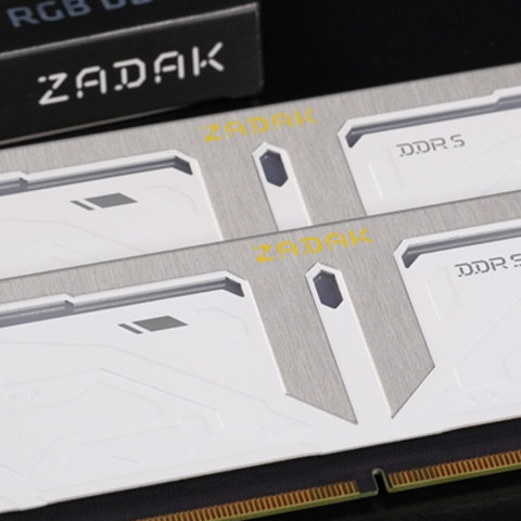 进阶的机甲战士——宇瞻 ZADAK SPARK RGB DDR5 7200 C34 32G开箱分享！